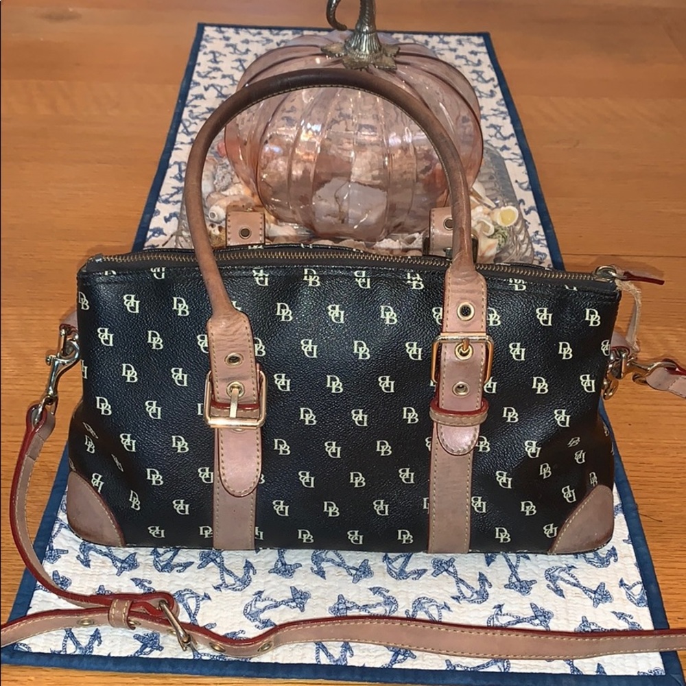 Dooney & Bourke small handbag